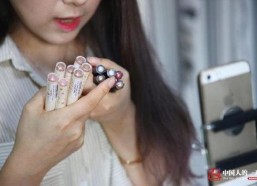 国产美女直播,国产美女直播的魅力瞬间